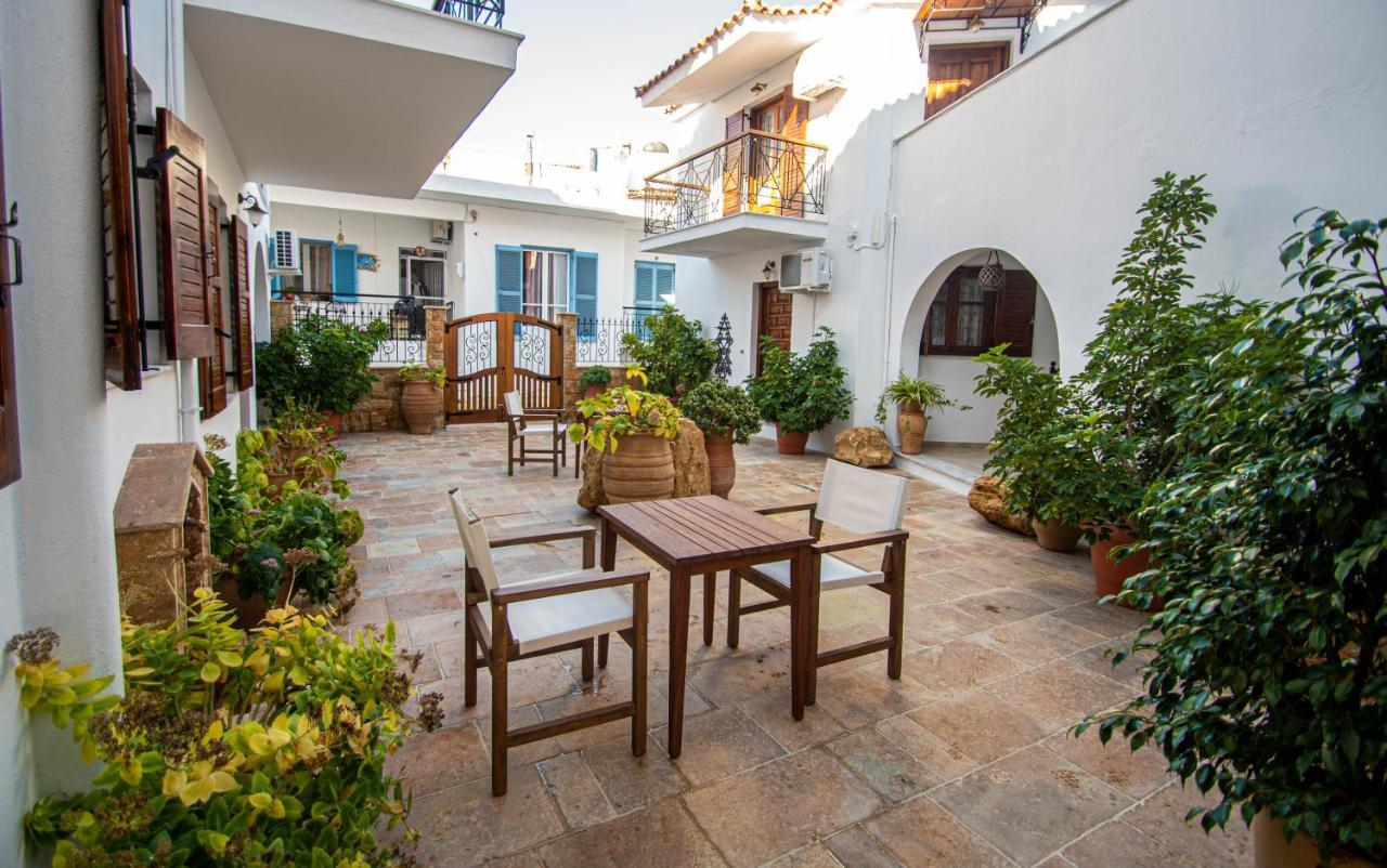 Villa Fantasia Skiathos Town Exterior photo